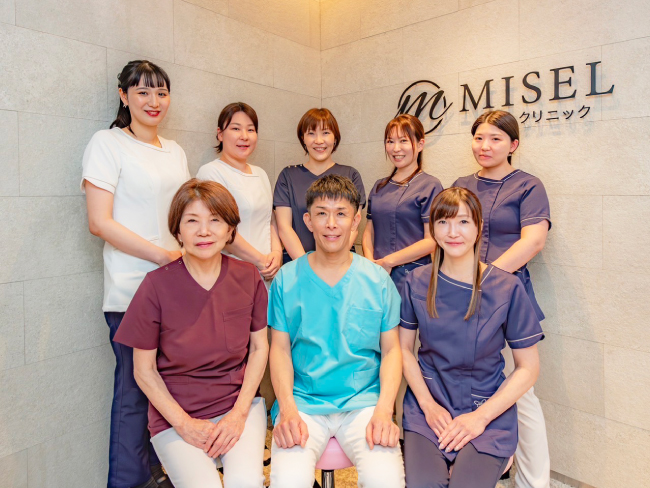 ミセルクリニック福岡院スタッフ集合写真