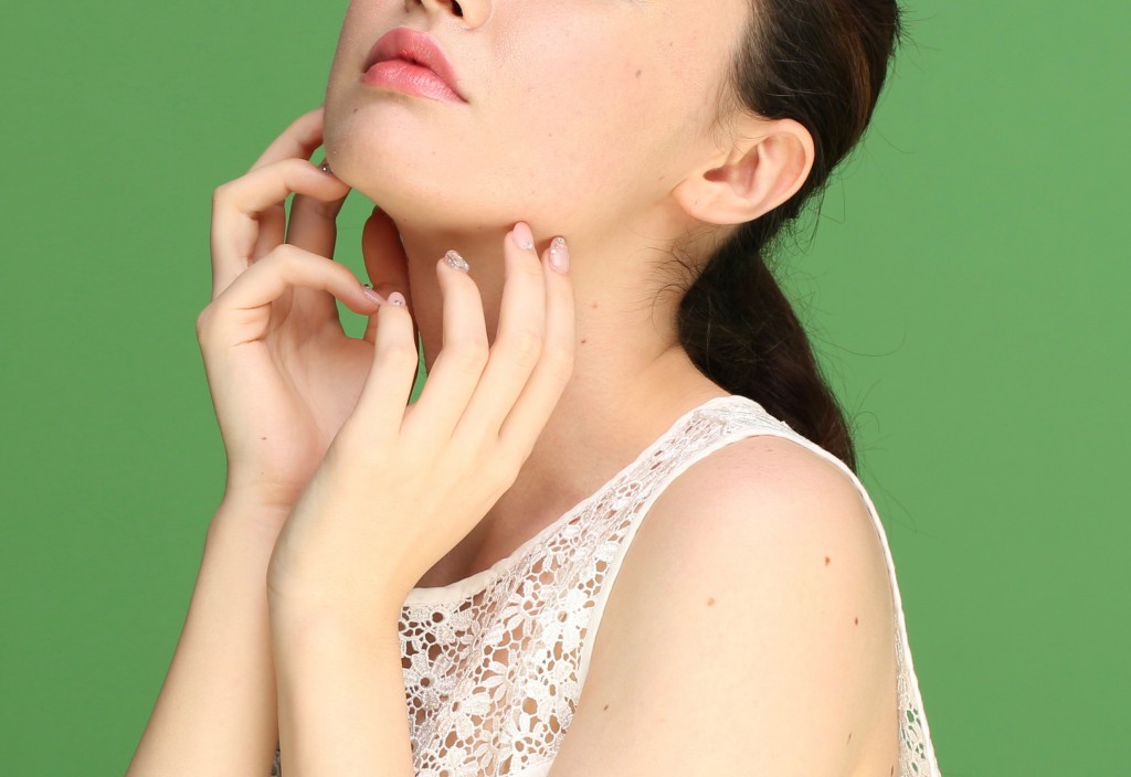 小顔を作る特別なツボは頬骨下にあり!押すだけ顔痩せダイエット